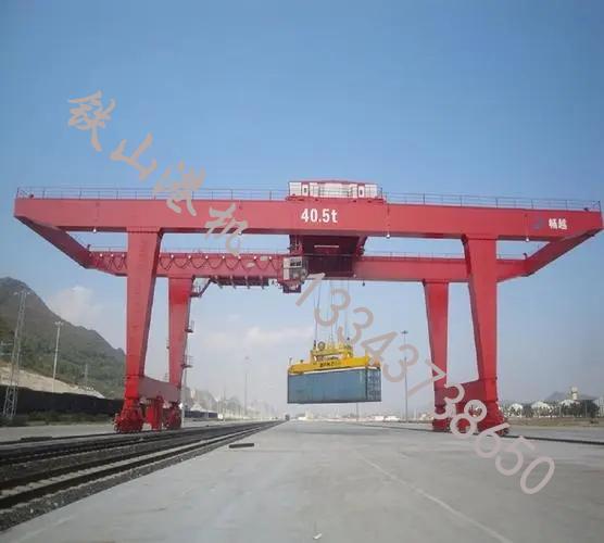 江西景德鎮(zhèn)集裝箱起重機(jī)廠家起重機(jī)適用于港口、碼頭等地方作業(yè)