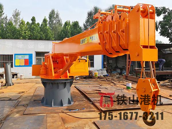 江西新余甲板起重機(jī)廠家船用起重機(jī)如何進(jìn)行裝卸貨物？